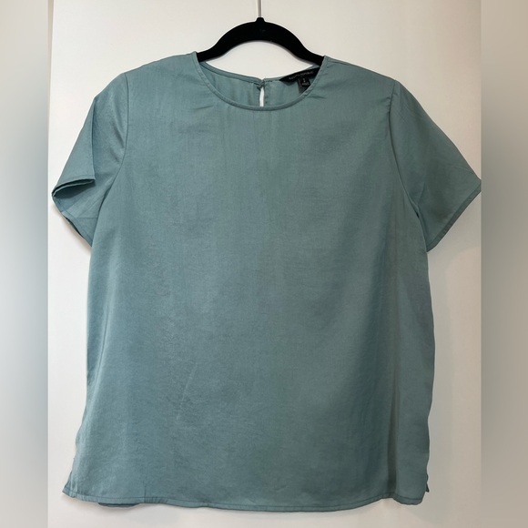 Banana Republic Flowy Blouse - Picture 1 of 4